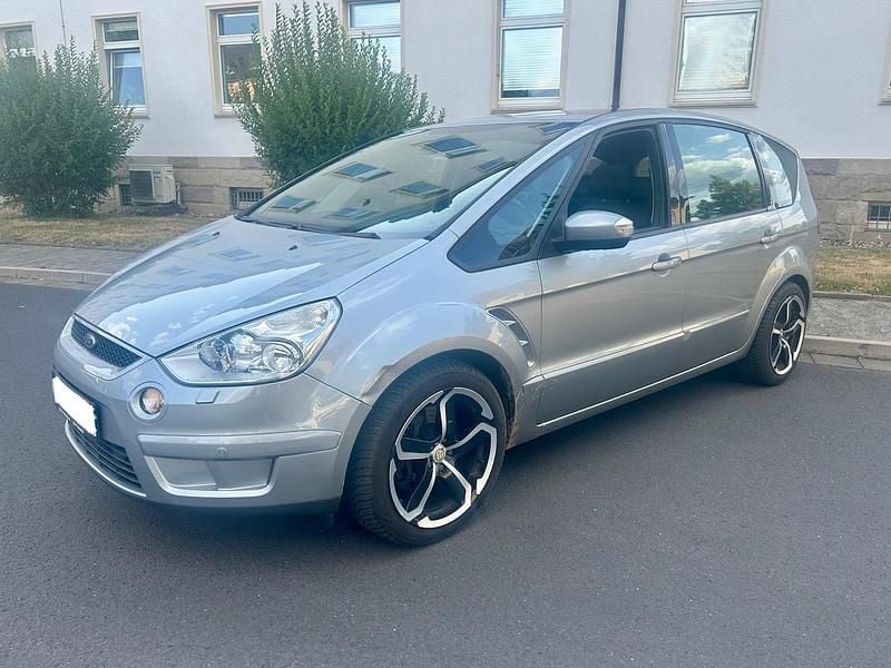 Grau Gebraucht 2007 Ford S-MAX Sport Van / Kleinbus | 3.000 € (Superpreis) - Bild 1/4