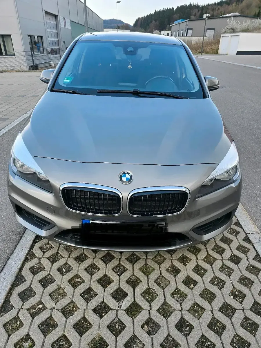 Gebraucht BMW 220 Active Tourer 192 PS (141 kW) 2017 Grau Van / Kleinbus