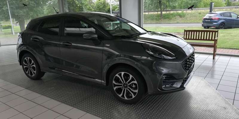 Magneticgrau Gebraucht 2023 Ford Puma ST-Line Coupé | 23.950 € (Fairer Preis) - Bild 1/4
