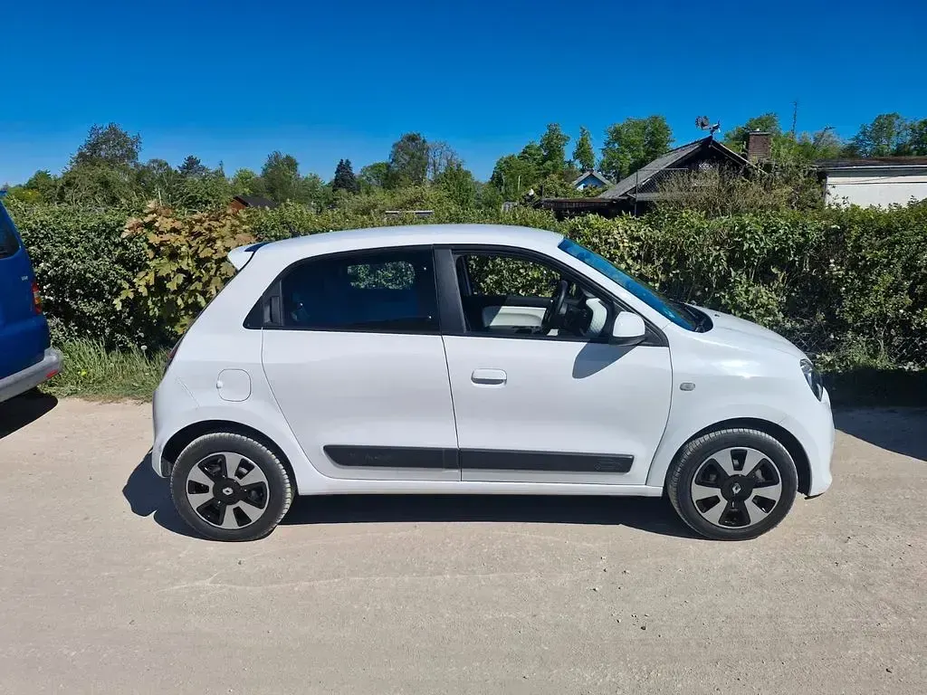 Second-hand Renault Twingo Dynamique 71 CP (52 kW) 2015 Alb Hatchback