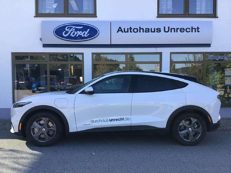 Gebraucht Ford Mustang Mach-E Basis 197 kW (269 PS) 2022 Starwhiteplatiniummetallic SUV