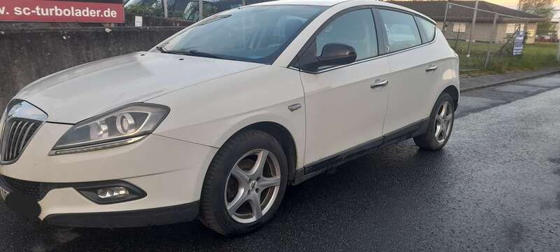 Colore esterno (bianco zenit) Gebraucht 2011 Lancia Delta Kleinwagen | 1.490 € - Bild 1/4
