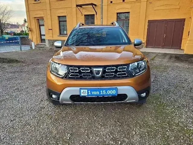 Gebraucht Dacia Duster Comfort 131 PS (96 kW) 2021 Orange SUV
