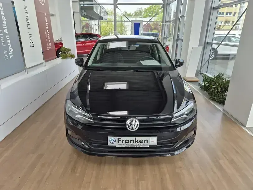 Gebraucht VW Polo Trendline 110 PS (80 kW) 2020 Deep black perleffekt (metallic) Kleinwagen