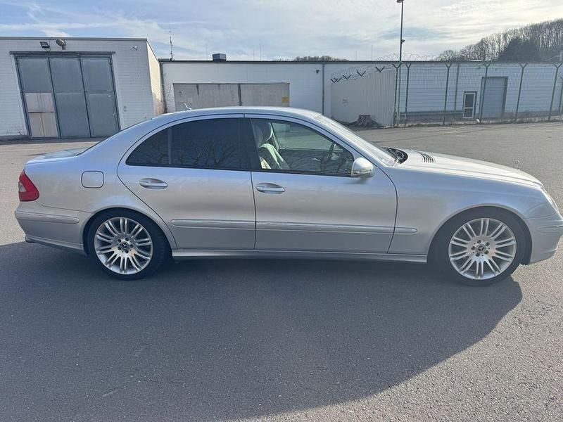 Second-hand Mercedes E220 170 CP (125 kW) 2007 Argintiu Berlinǎ