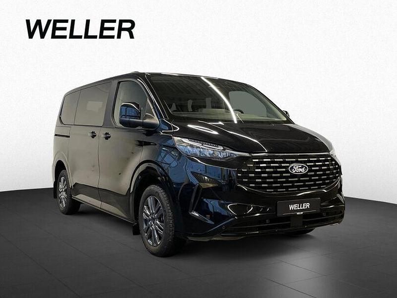 Gebraucht Ford Tourneo Titanium 136 PS (100 kW) 2025 Schwarz Van / Kleinbus