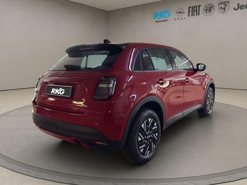 Gebraucht Fiat 600 110 PS (80 kW) 2025 Rot SUV