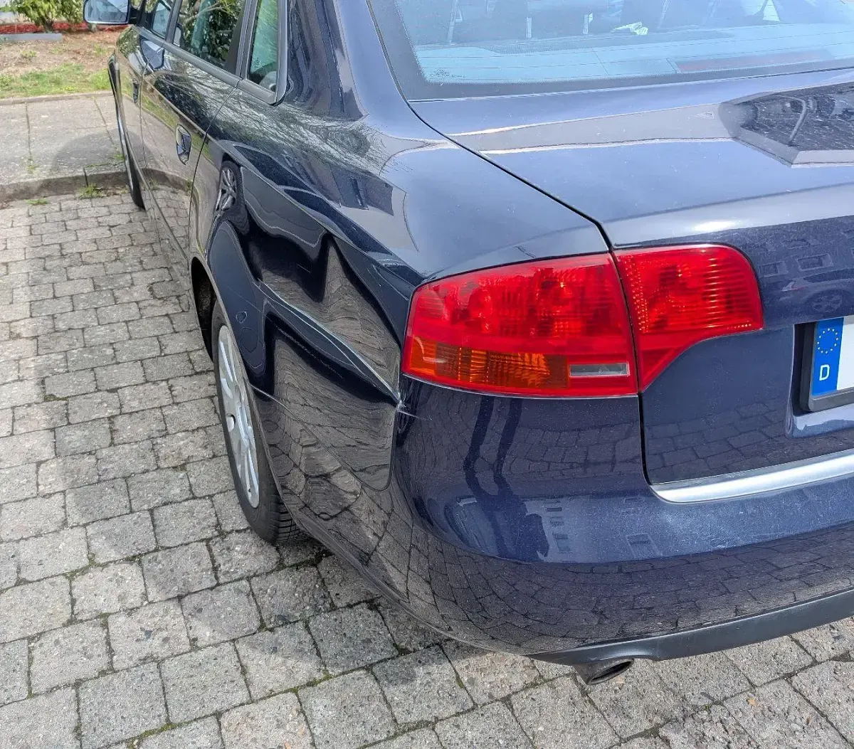 Gebraucht Audi A4 131 PS (96 kW) 2005 Blau Limousine