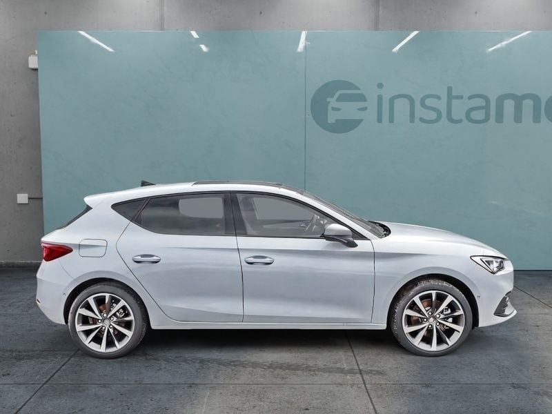 Gebraucht Seat Leon FR 150 PS (110 kW) 2024 Weiß Van / Kleinbus