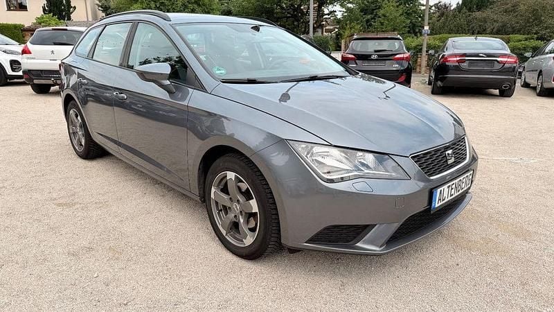 Grau Gebraucht 2015 Seat Leon ST Reference Kombi | 5.999 € (Fairer Preis) - Bild 1/4