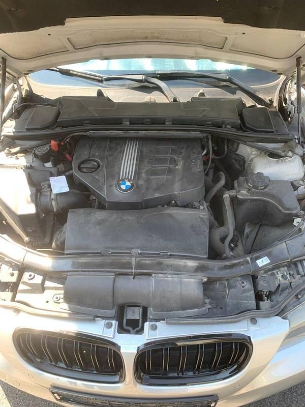 Gebraucht BMW 316 115 PS (84 kW) 2012 Grau Kombi