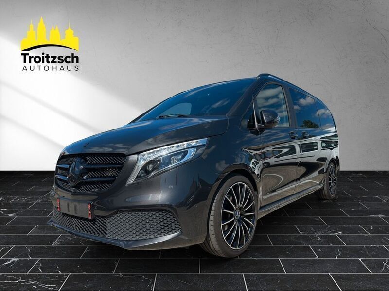 Grau Gebraucht 2019 Mercedes V300 Avantgarde Edition Van / Kleinbus | 52.990 € (Guter Preis) - Bild 1/4