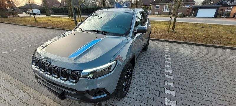 Gebraucht Jeep Compass Trailhawk 241 PS (177 kW) 2021 Grau SUV