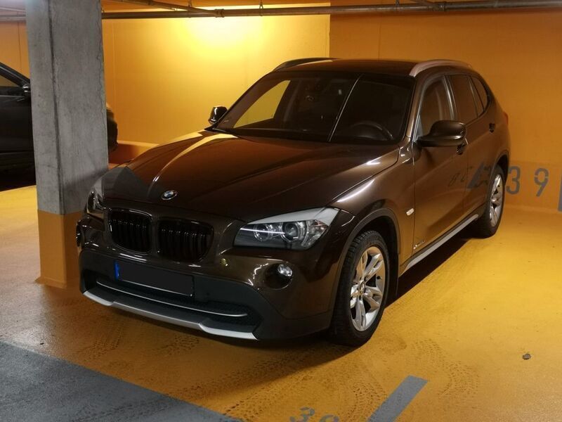 Braun Gebraucht 2012 BMW X1 Sport Line SUV | 12.600 € (Fairer Preis) - Bild 1/4