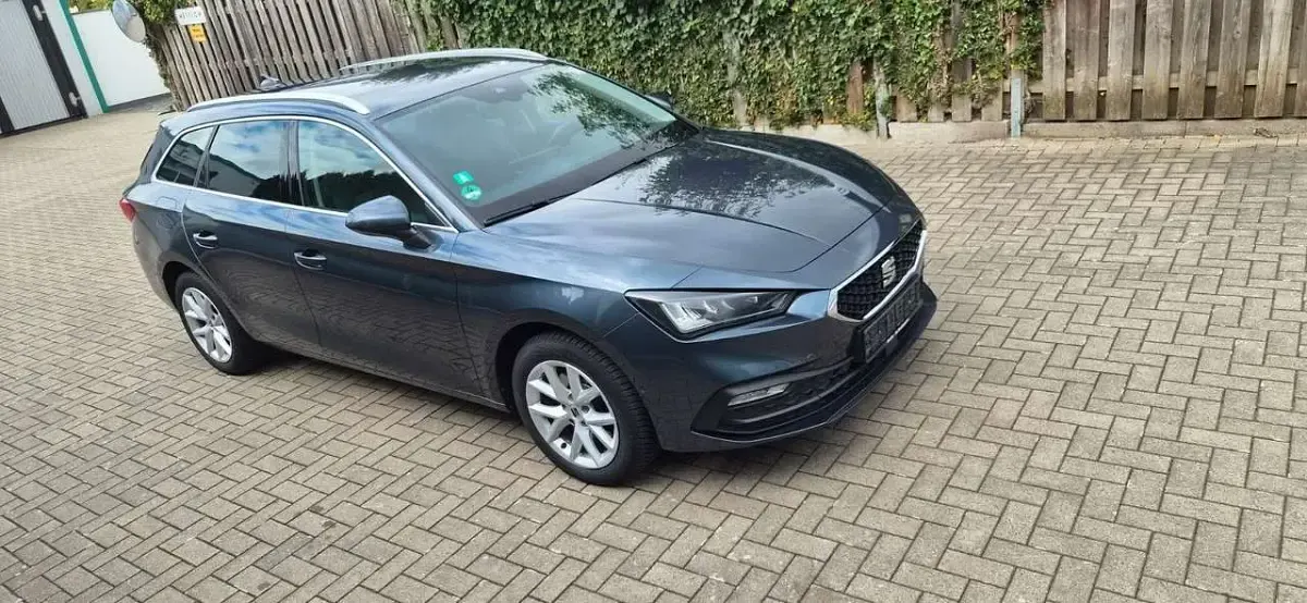 Gebraucht Seat Leon Style 150 PS (110 kW) 2022 Grau Limousine