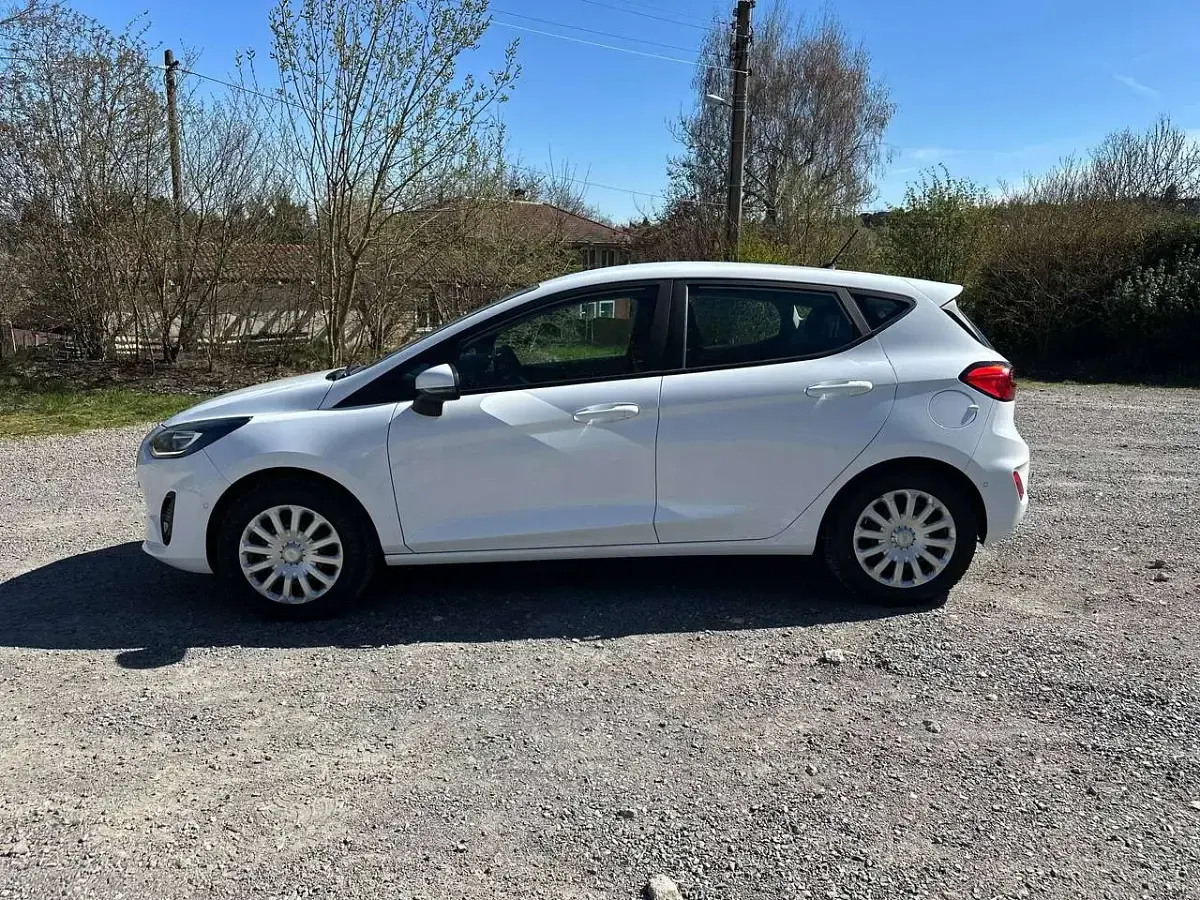 Gebraucht Ford Fiesta 75 PS (55 kW) 2023 Frostweiß Kleinwagen
