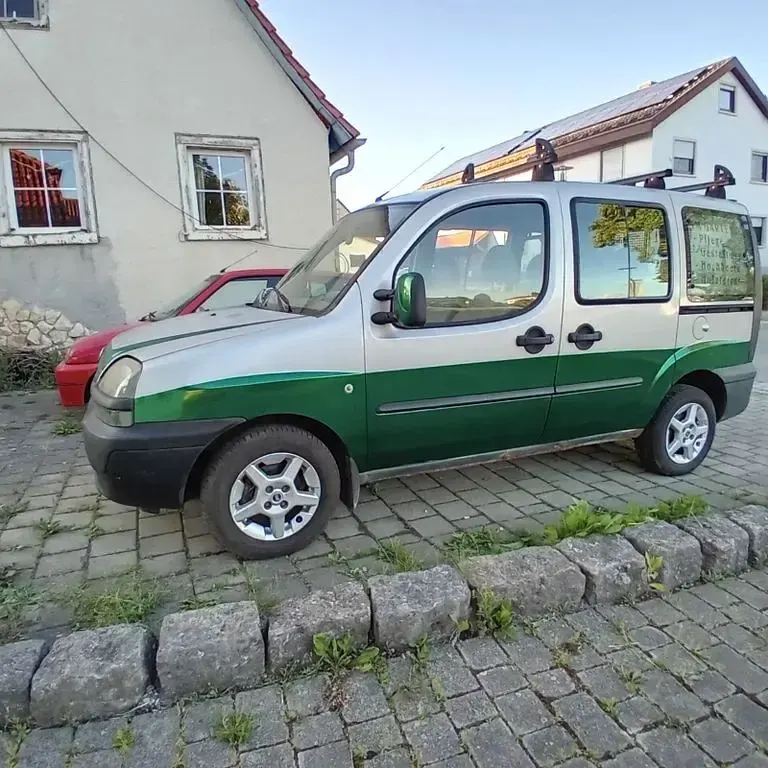 Gebraucht Fiat Doblò 103 PS (75 kW) 2004 Silber Van / Kleinbus