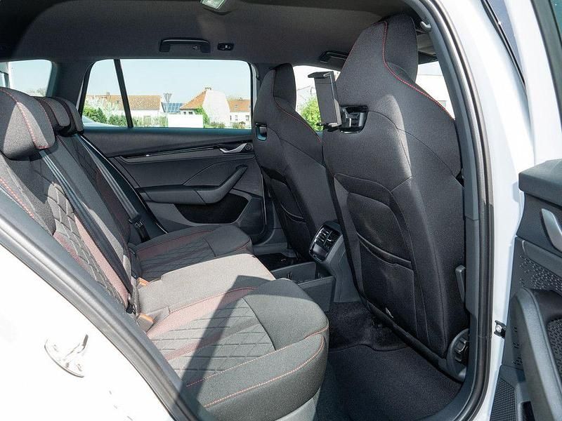 Neu Skoda Octavia RS 265 PS (194 kW) 2025 Weiß Kombi