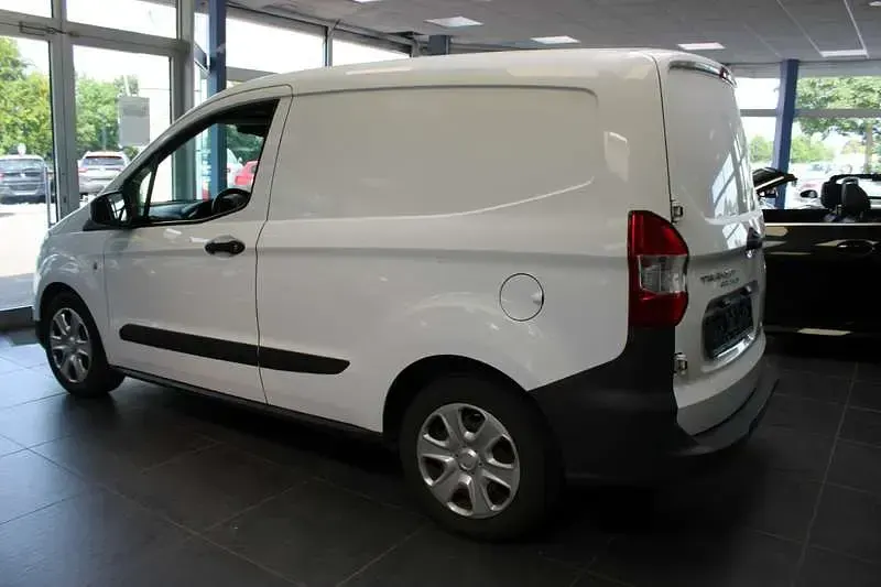 Gebraucht Ford Transit 101 PS (74 kW) 2019 Weiß Van