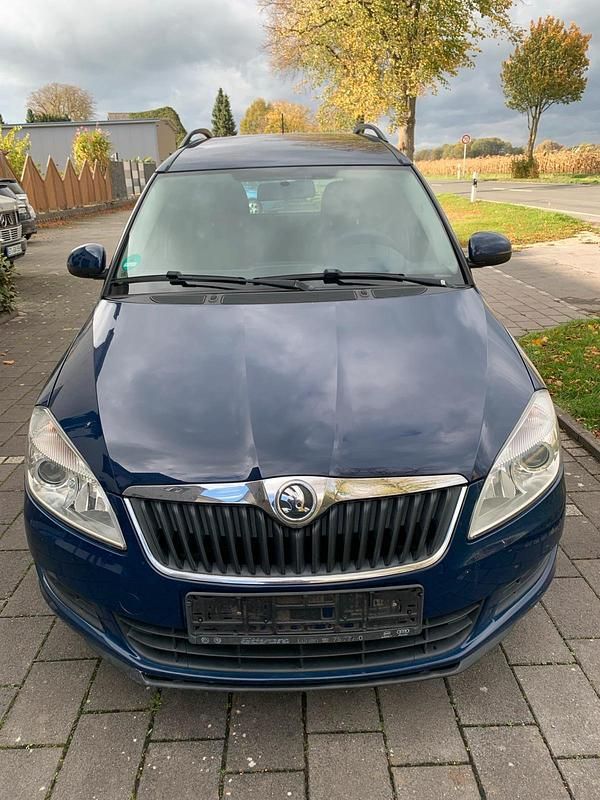 Blau Gebraucht 2013 Skoda Roomster Van / Kleinbus | 2.999 € - Bild 1/4