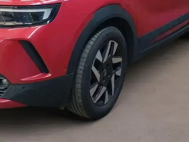 Gebraucht Opel Mokka Elegance 130 PS (95 kW) 2024 Chili rot metallic SUV