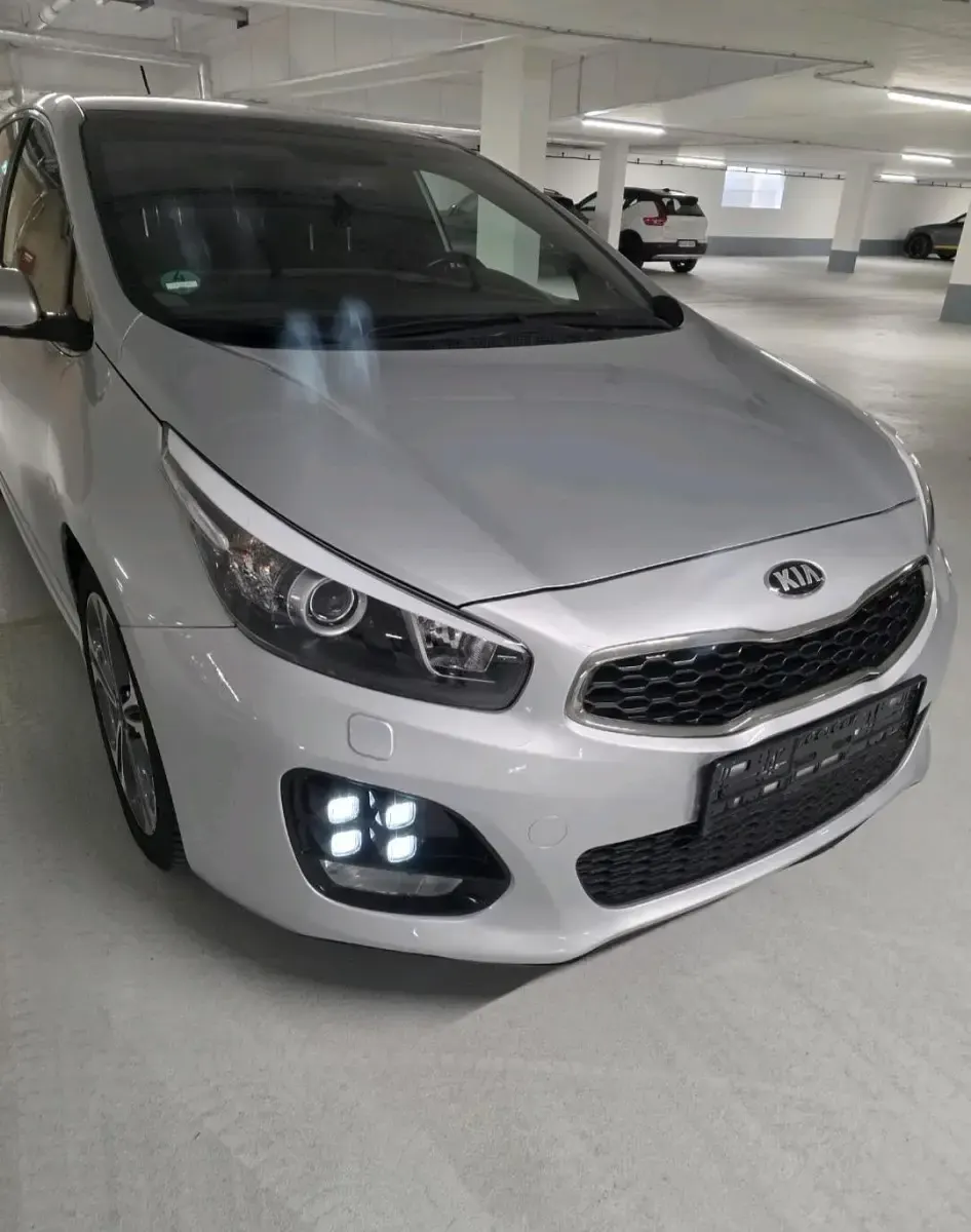 Używany Kia Ceed GT 160 KM (117 kW) 2016 Srebrny Hatchback