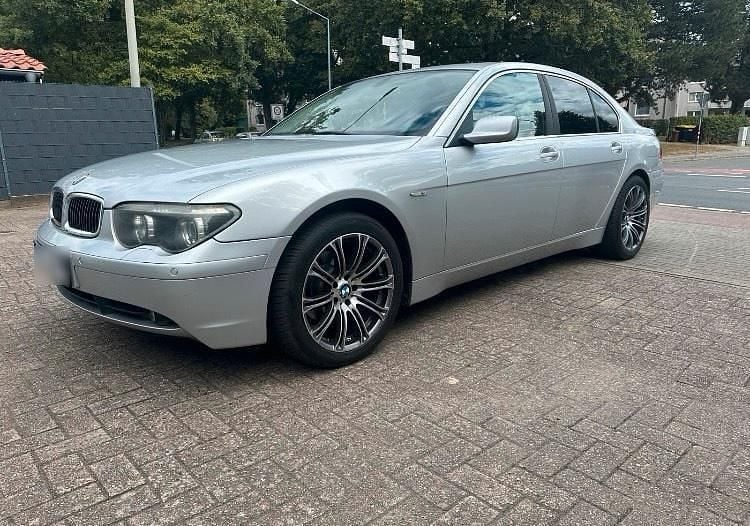 Gebraucht BMW 735 272 PS (200 kW) 2002 Silber Limousine