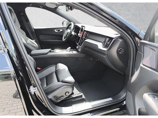 Nowe Volvo XC60 Plus 455 KM (334 kW) 2025 Czarny SUV