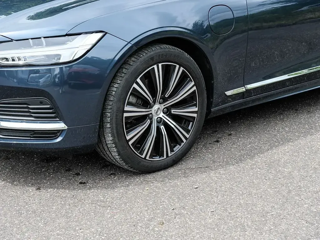 Gebraucht Volvo V90 Plus 398 PS (292 kW) 2023 Blau Kombi