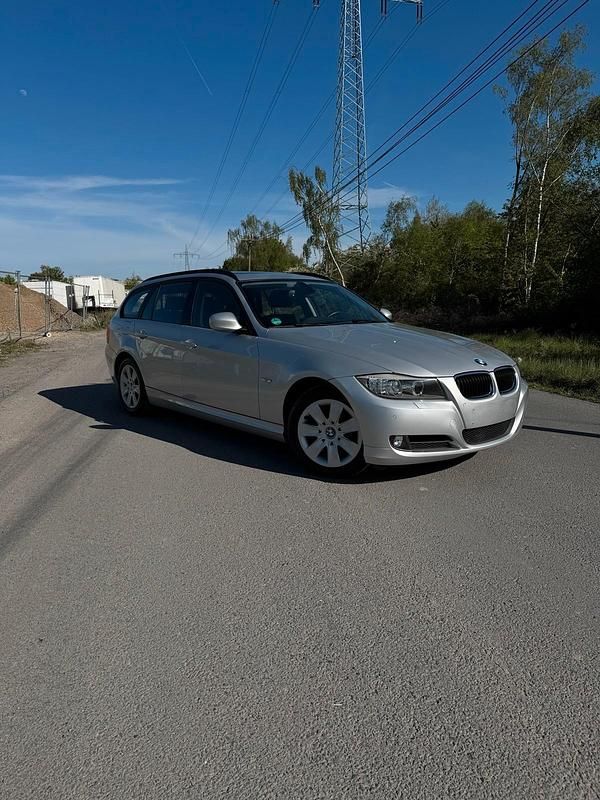 Second-hand BMW 320 170 CP (125 kW) 2011 Argintiu Break