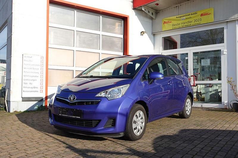 Blau Gebraucht 2011 Toyota Verso-S Life Van / Kleinbus | 5.500 € (Fairer Preis) - Bild 1/4