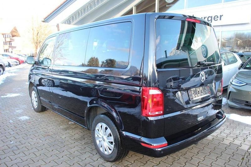 Gebraucht VW Multivan 102 PS (75 kW) 2019 Deep black perleffekt Van