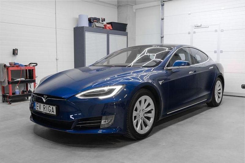 Second-hand Tesla Model S 414 kW (564 CP) 2020 Albastru Hatchback