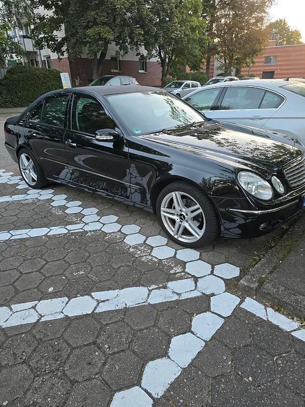 Gebraucht Mercedes E200 163 PS (119 kW) 2006 Schwarz Limousine