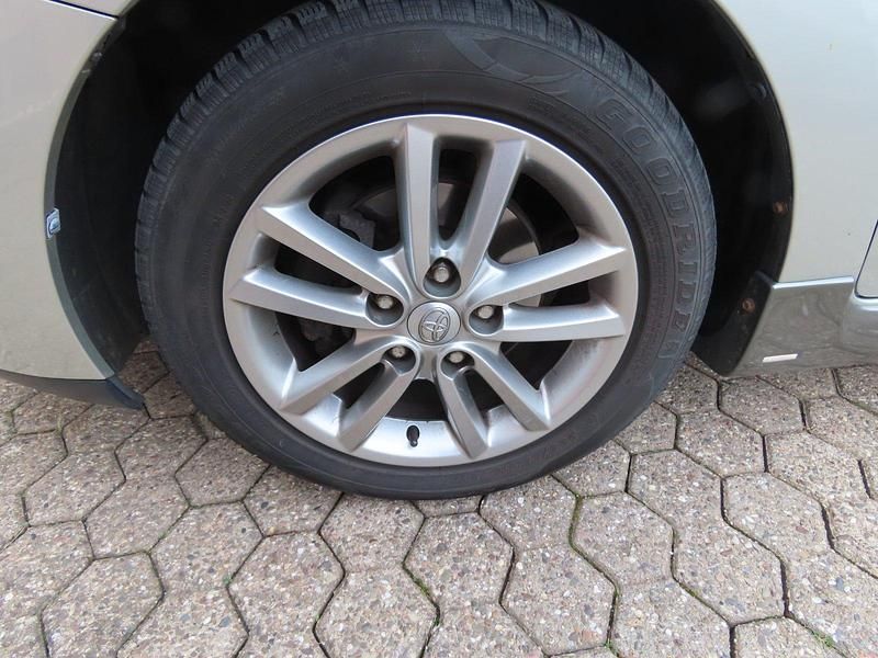 Gebraucht Toyota Auris Team 96 PS (70 kW) 2008 Silber Kleinwagen