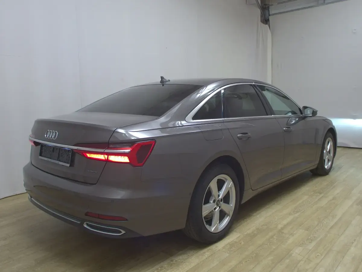 Gebraucht Audi A6 Sport 204 PS (150 kW) 2021 Braun Limousine