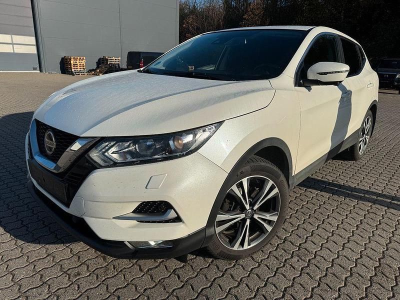 Weiß Gebraucht 2020 Nissan Qashqai Acenta SUV | 11.900 € (Guter Preis) - Bild 1/4