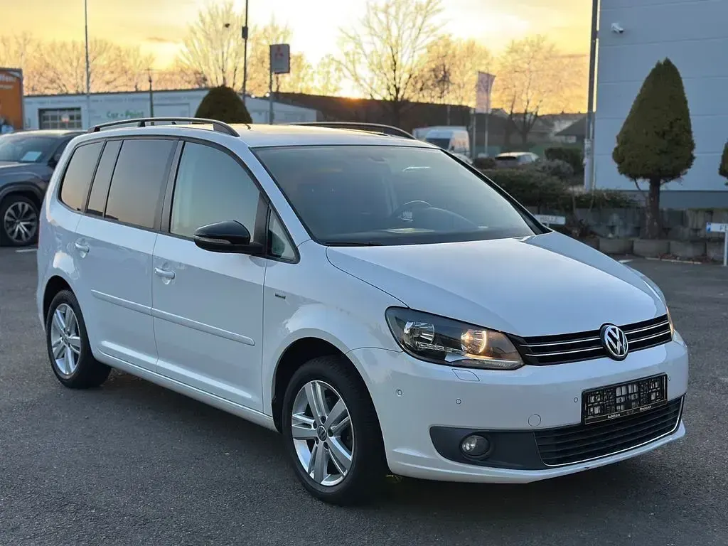 Gebraucht VW Touran 105 PS (77 kW) 2013 Weiß Van / Kleinbus