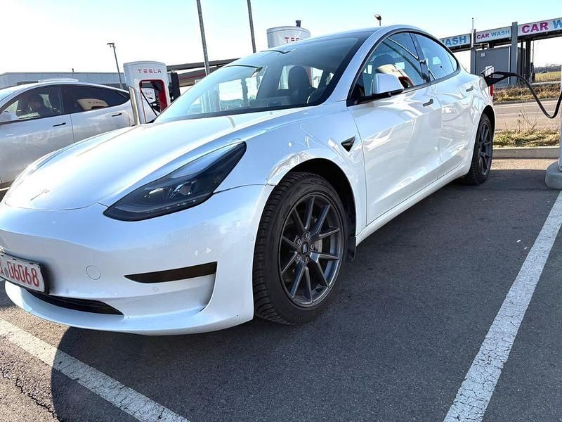 Gebraucht Tesla Model 3 Standard Range Plus 208 kW (283 PS) 2021 Weiß Limousine