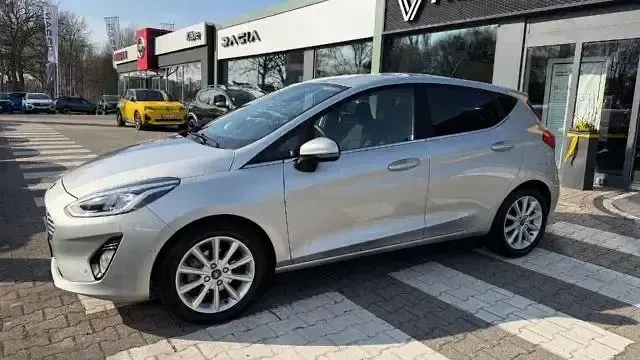 Gebraucht Ford Fiesta Titanium 101 PS (74 kW) 2019 Grau Kleinwagen