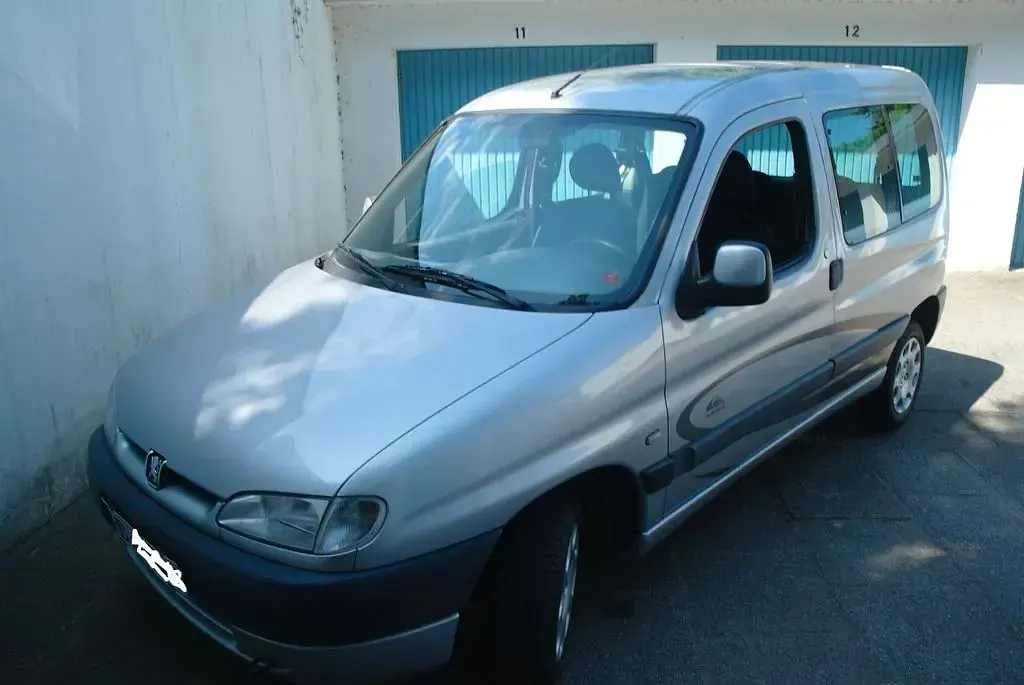 Gebraucht Peugeot Partner Quiksilver 90 PS (66 kW) 2000 Silber Van / Kleinbus