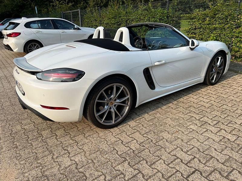 Weiß Gebraucht 2022 Porsche Boxster Cabrio | 63.500 € (Fairer Preis) - Bild 1/4