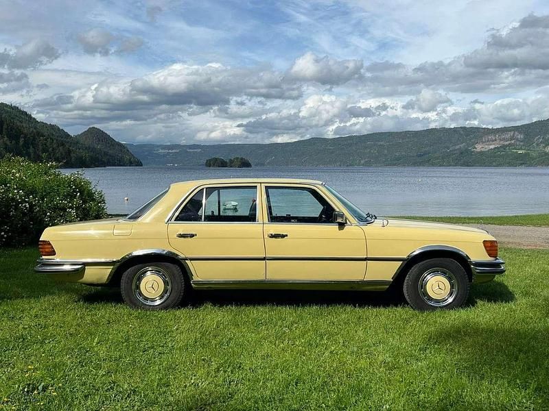 Gebraucht Mercedes S280 156 PS (114 kW) 1977 Gelb Limousine