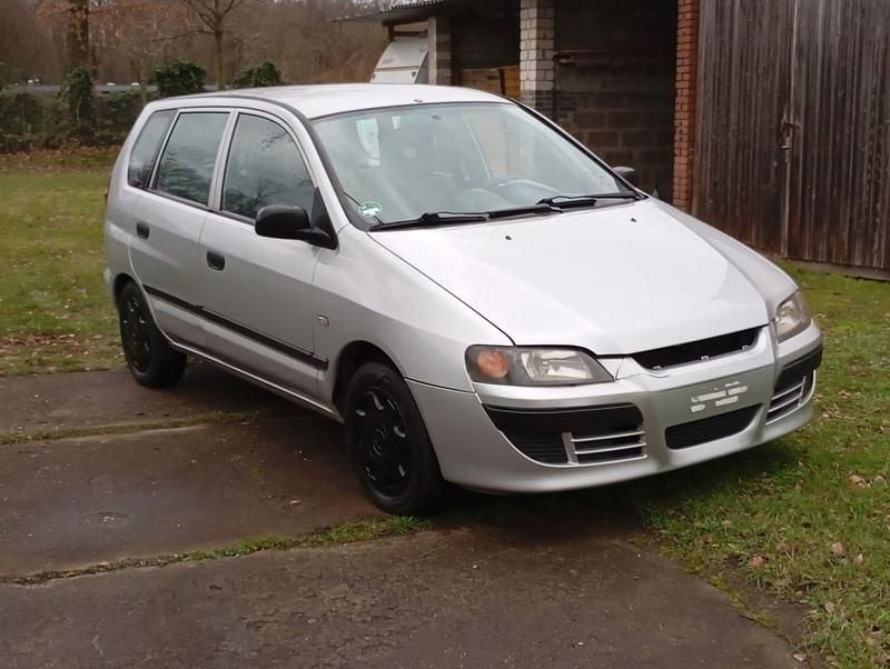 Gebraucht Mitsubishi Space Star 101 PS (74 kW) 2004 Silber Van / Kleinbus