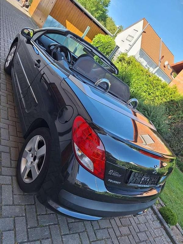Schwarz Gebraucht 2011 Peugeot 207 CC Premium Cabrio | 3.350 € (Fairer Preis) - Bild 1/4