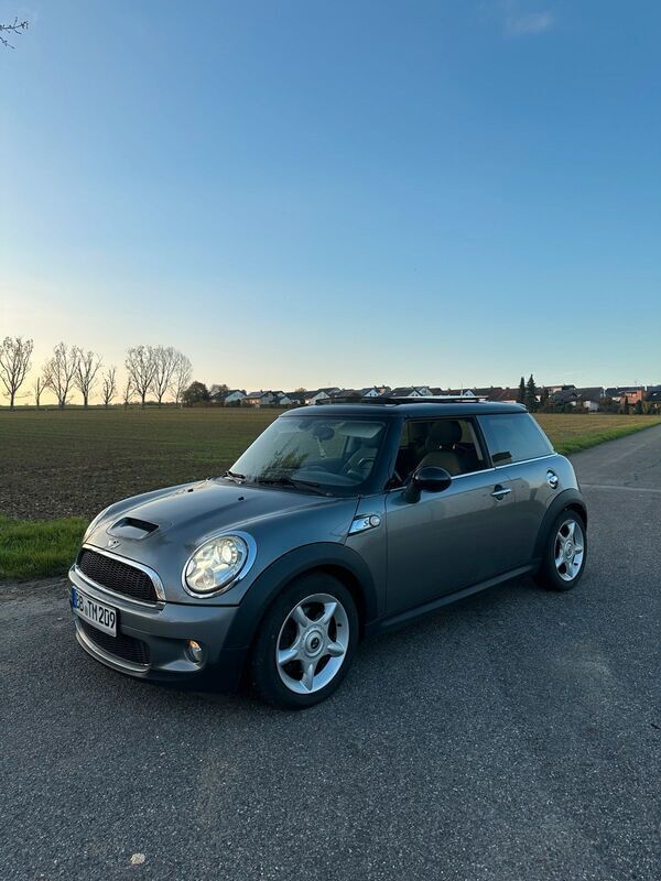 Grau Gebraucht 2008 Mini Cooper S Coupé Coupé | 5.000 € - Bild 1/4