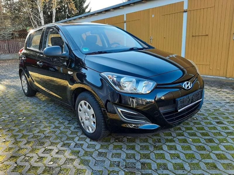 Gebraucht Hyundai i20 Edition 86 PS (63 kW) 2013 Other Kleinwagen