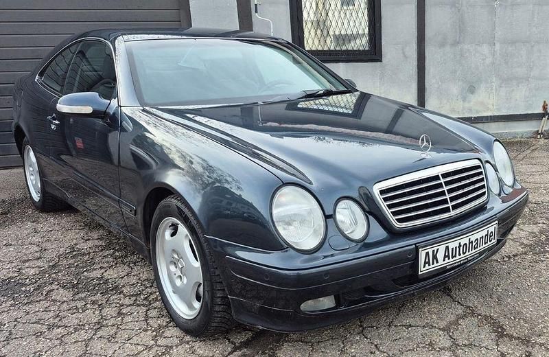 Gebraucht Mercedes CLK320 Elegance 218 PS (160 kW) 2001 Schwarz Coupé