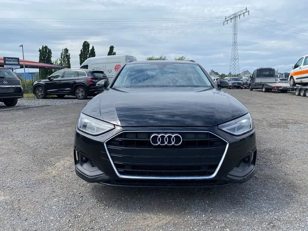 Gebraucht Audi A4 Sport 163 PS (119 kW) 2022 Schwarz Kombi