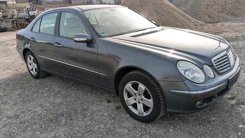 Gebraucht Mercedes E280 231 PS (169 kW) 2005 Grau Limousine